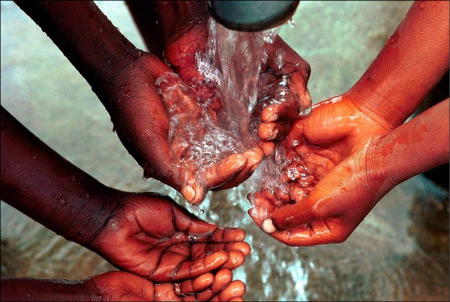 Frisches Trinkwasser ist nicht selbstverstndlich.   | Foto: ddp