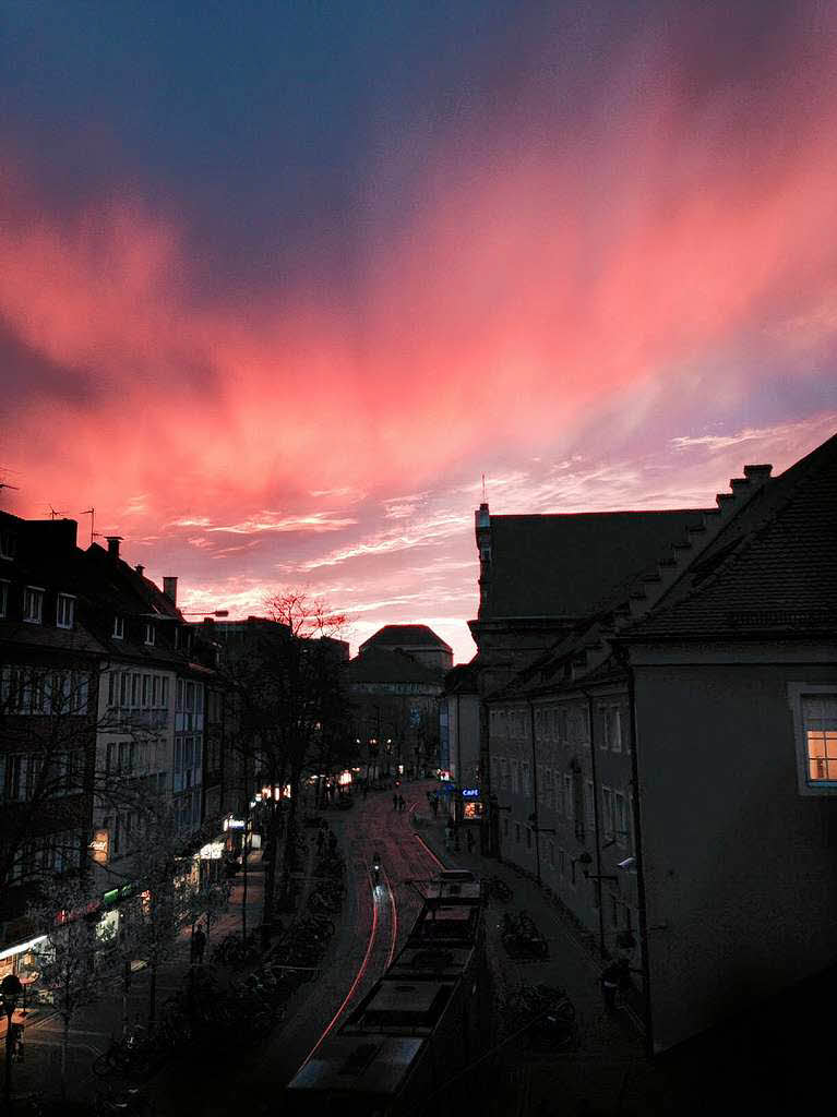 Der Himmel brennt Freiburg Bertoldstraße Der Himmel brennt Freiburg Bertoldstraße