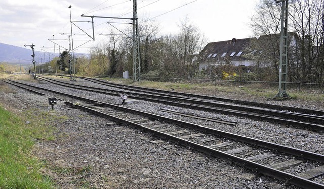 Mehr Lrmschutz fr die Anwohner der Bahnstrecke durch Neuenburg   | Foto: Volker Mnch