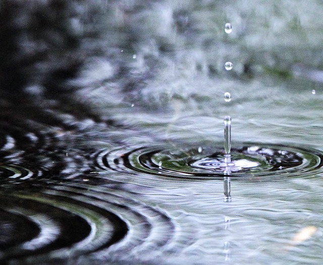 Regenwasser &#8211; ein Thema, das die...im Wiesental seit Jahren beschftigt.   | Foto: dpa