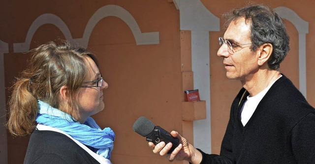 Guy Wach (rechts) von Radio France Ble...drea Lwl von den Festspielen Breisach  | Foto: Simon Krause