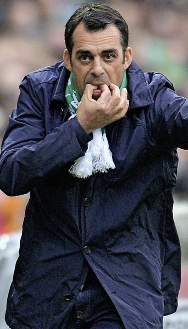 Werder-Trainer mit Pfiff: Robin Dutt  | Foto: dpa