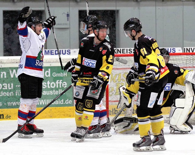 Der EHC Freiburg besiegt die Tlzer Lwen.  | Foto: Oliver Rabuser