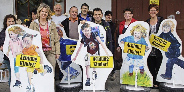Der Adelhausener Ortschaftsrat, Ottwan...eihten die neuen Straenschilder ein.   | Foto: Petra Wunderle