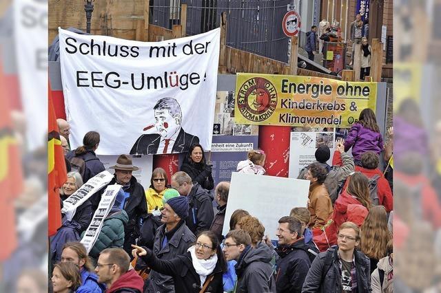Mehr als 2000 Bürger demonstrieren gegen die Neufassung des Erneuerbare-Energien-Gesetzes