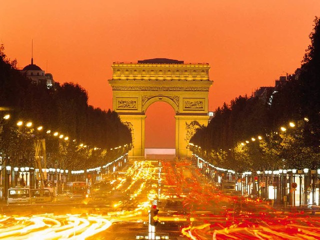 Eines der Wahrzeichen von Paris: die Champs-Elyses mit dem Triumphbogen  | Foto: Prisma