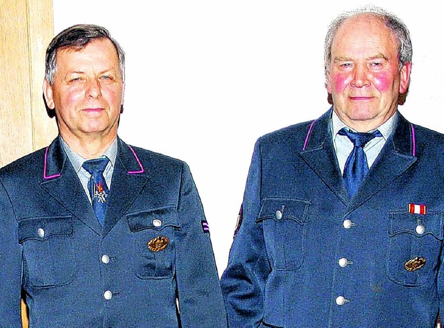 Uwe Friedrich und Bernhard Vogt (von l...rn der Feuerwehr Brunlingen ernannt.   | Foto: Molitor