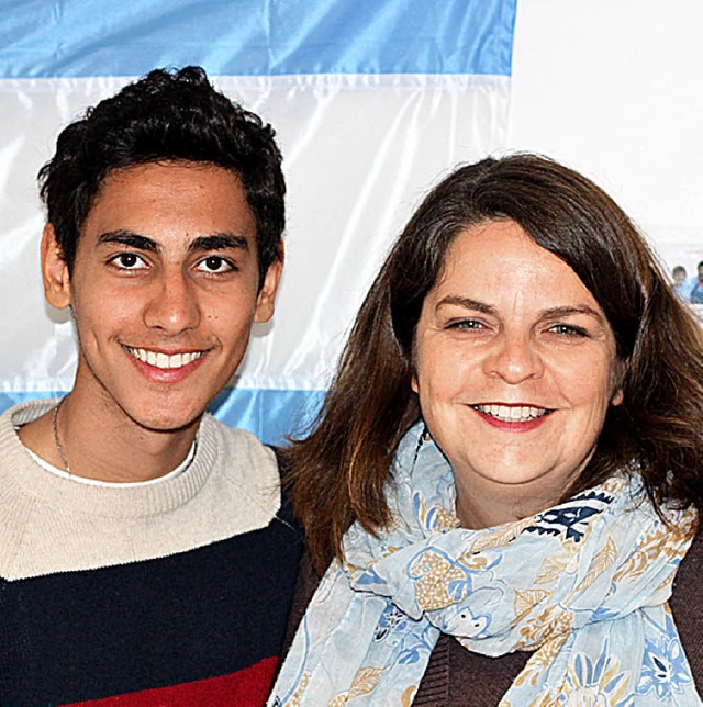 Birgit Maier vom CISV Lrrach mit dem argentinischen Gastschler Jorge.   | Foto: Antje Gessner