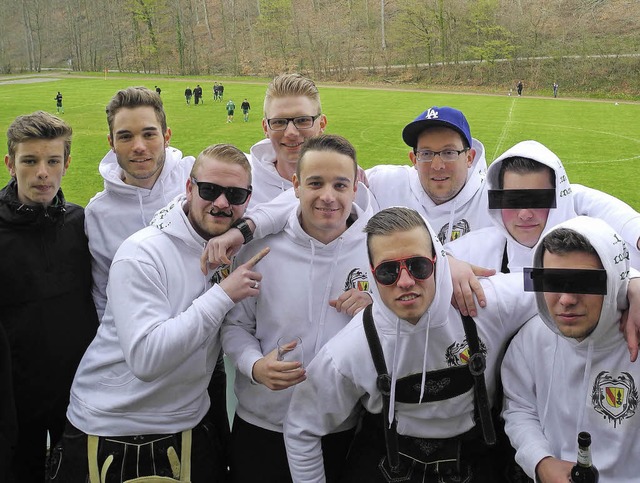 Bei jedem Heimspiel dabei: Die Fans des SV Inzlingen.   | Foto: Lorina Brugger