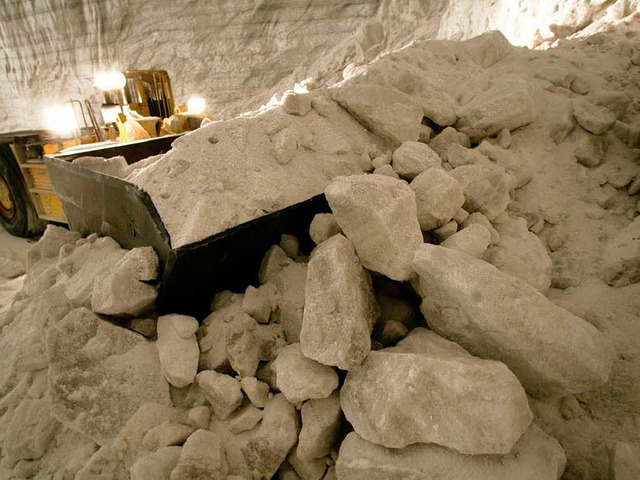 Hier wird Salz im Bergwerk abgebaut.  | Foto: Verwendung weltweit, usage worldwide