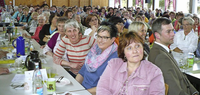 Gut besucht war die Landfrauenversamml...ngen in der Wutachhalle in Ewattingen.  | Foto: Marianne Rittner