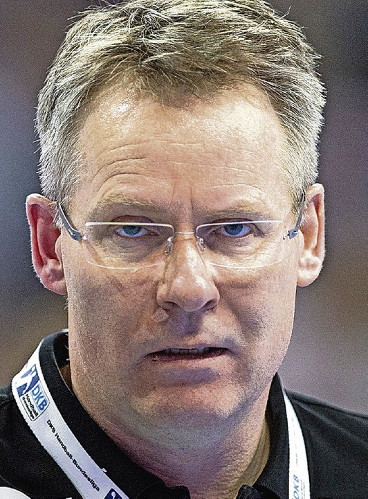 Trainer geraten aneinander Handball unter der Gürtellinie Handball