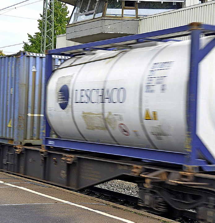 Güterzüge werden wohl auch in Zukunft ...rauschen, wenn kein Wunder geschieht.   | Foto: Babeck-Reinsch