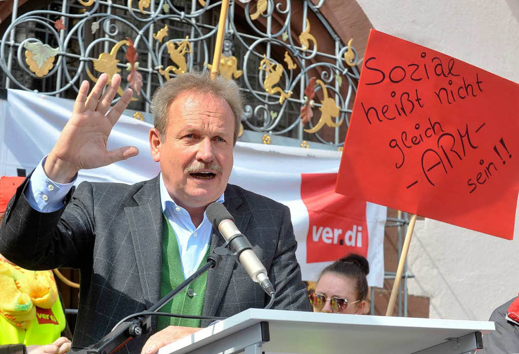 In der nchsten Gesprchsrunde msse es ein Ergebnis geben, sagte Bsirske am Donnerstag bei einer Kundgebung vor etwa 3000 Menschen in Freiburg.
