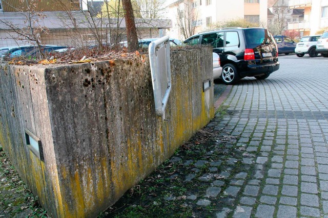 Das Schild, auf dem Privatparkplatz steht, lsst sich ohne weiteres verdrehen.  | Foto: Marlies Jung-Knoblich