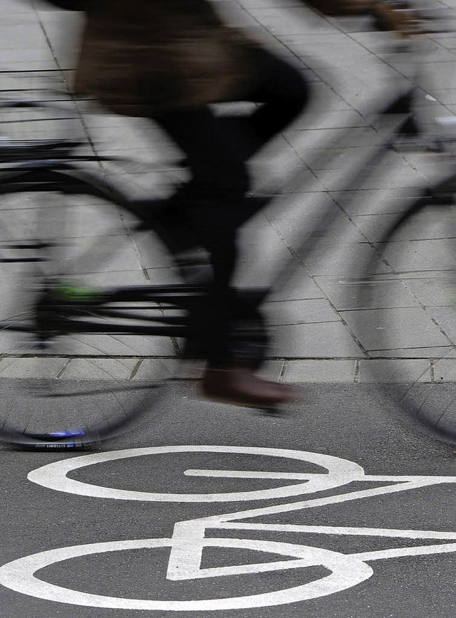 Tdlich verunglckt sind die Fugnger beim Zusammensto mit Radfahrern.   | Foto: dpa