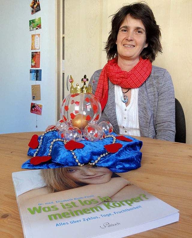 Claudia Kaltenbach vom Diakonischen We...rbeitsmaterialeien fr die Zyklusshow.  | Foto: Esther Krais-Gutmann