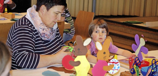 Vorbereitungen fr Ostern &#8211; die ...inde Osterhasen, Ostereier und Blumen.  | Foto: christiane sahli