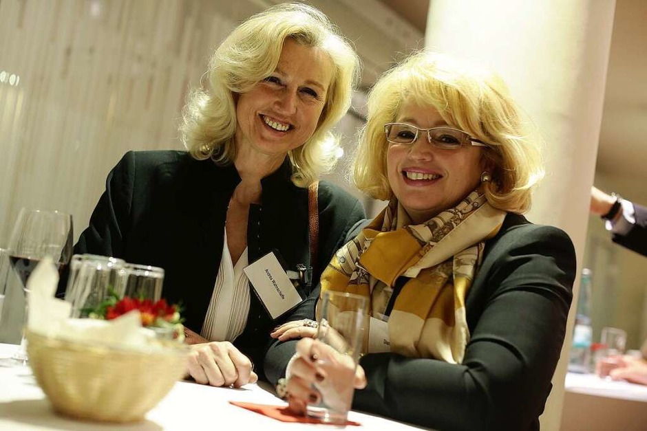 Treffpunkt für die Vertreterinnen und Vertreter der südbadischen Wirtschaft: die Jobmotor-Party. (Foto: Christoph Breithaupt, Christoph Breithaupt) Treffpunkt für die Vertreterinnen und Vertreter der südbadischen Wirtschaft: die Jobmotor-Party. (Foto: Christoph Breithaupt, Christoph Breithaupt)