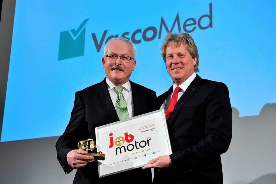 Preisverleihung des Jobmotor 2013 in der Meckelhalle der Sparkasse Freiburg-Nördlicher Breisgau.Dr. Wolfgang Geistert (VasoMed) und Laudator Dietmar Kühne (IHK Hochrhein-Bodensee) (Foto: Thomas Kunz) Preisverleihung des Jobmotor 2013 in der Meckelhalle der Sparkasse Freiburg-Nördlicher Breisgau.Dr. Wolfgang Geistert (VasoMed) und Laudator Dietmar Kühne (IHK Hochrhein-Bodensee) (Foto: Thomas Kunz)