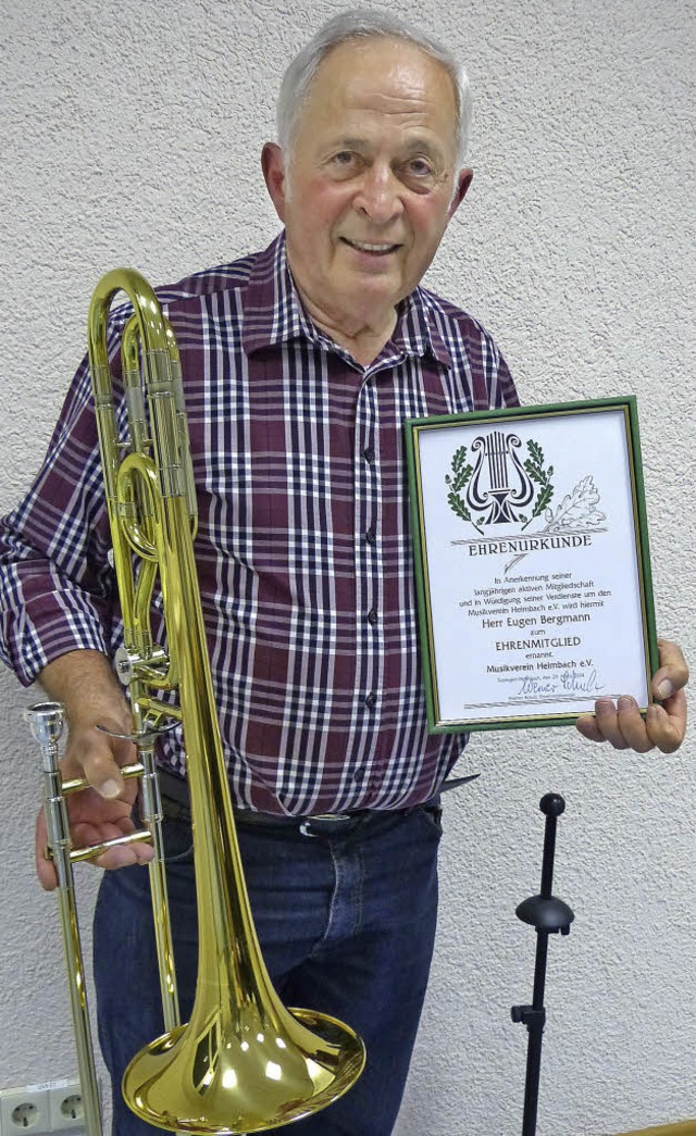 Hauptversammlung Musikverein HeimbachE...rgmann wird zum Ehrenmitglied ernannt.  | Foto: Aribert Rssel