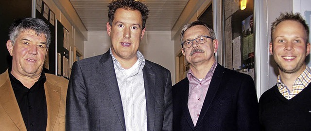 Karl Lais (von links) gab die Prsiden...atzmeister. Mark Frank ist Beisitzer.   | Foto: Fabry