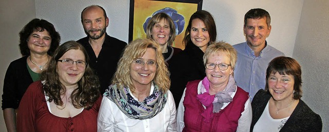 Der neue Vorstand der Arion-Singers. V...bleibt Ingrid Volkers (vorn, 2.v.r.).   | Foto: Karin Heiss