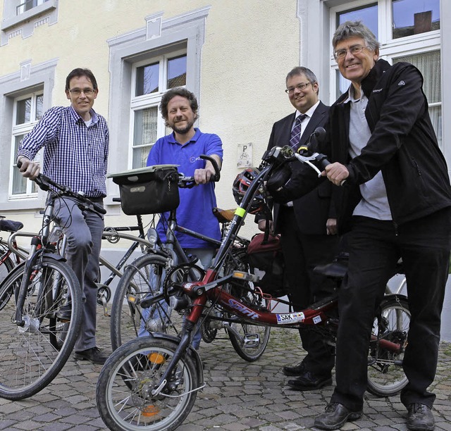 Pro Fahrrad (von links): Ralf Dubler,...e, Alexander Guhl und Bernhard Biendl   | Foto: Frank Linke