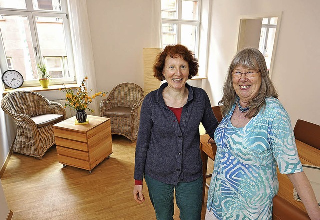 Michaela Riedinger und  Barbara Weyler...atungszentrums in der Grnwlderstrae  | Foto: rita eggstein