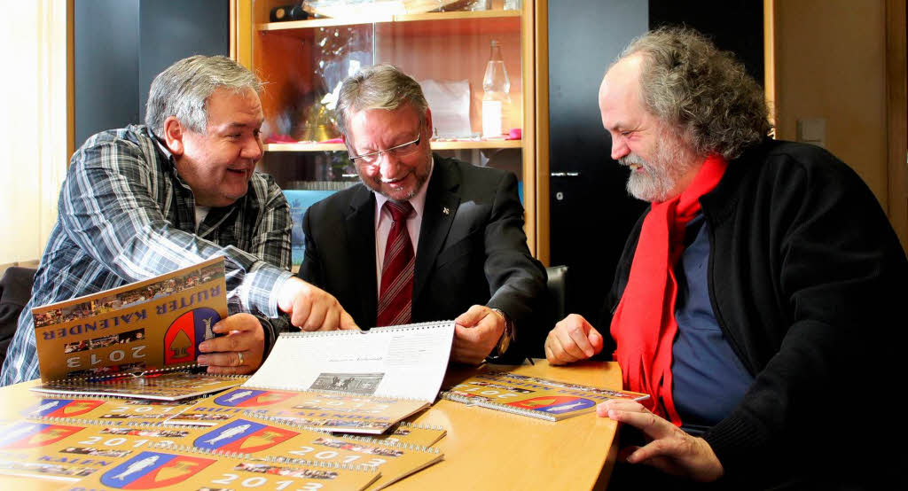 2012: Bernhard Rein, Gnter Gorecky und Karl-Heinz Debacher stellen den Kalender vor