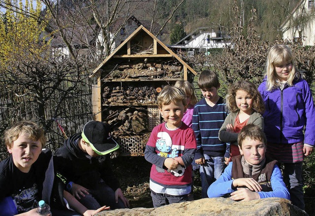 Schul- und Kindergartenkinder bauten whrend der Projekttage ein Insektenhotel.   | Foto: Marlies Jung-Knoblich