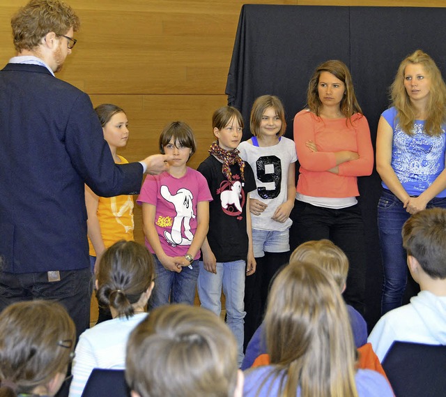 Bei der Auffhrung von &#8222;Ladendie...elgymnasiums selbst zu Protagonisten.   | Foto: Held