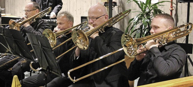 Vier Musiker des Musikvereins Buchholz...t zum 150-jhrigen Besten des Vereins.  | Foto: Stefanie Sigmund