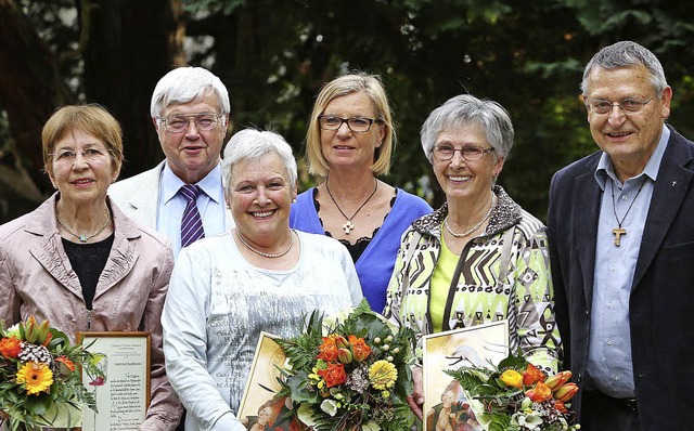 Jahrzehntelanges <Text>Engagement belo...hl und Pfarrer  Bernhard Pfaff</Text>   | Foto: christoph breithaupt