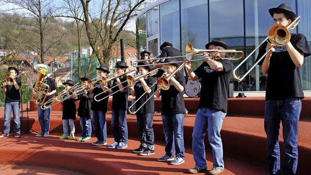Die Deep Brass Band begrte die Besucher musikalisch.   | Foto: Friedericke Zimmermann