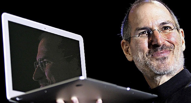 Mythos: Apple-Boss Steve Jobs (&#8224;) stellt  ein  MacBook vor   | Foto: dpa