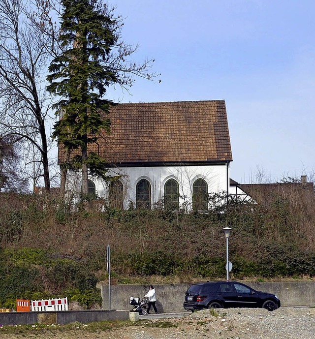 Der Bebauungsplan  fr den Adelberg, h...ie Kirche,  beschftigt die Brger.     | Foto: Ingrid Bhm-Jacob