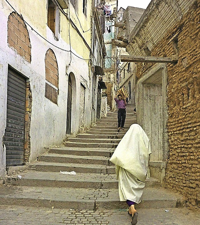Eine Straenszene aus Algier   | Foto: AFP/Scherhaufer