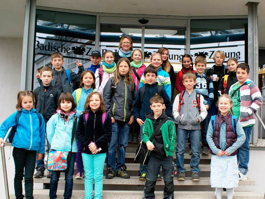 Die Klasse 4c der Hebelschule Schliengen mit ihrer Lehrerin Anna Lena Lopez-Santana. Die Klasse 4c der Hebelschule Schliengen mit ihrer Lehrerin Anna Lena Lopez-Santana.
