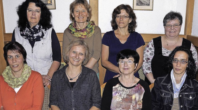 Der neue Vorstand (von links, vorne) B...ll, Bettina Scharf und Annette Basler.  | Foto: Dietmar Noeske