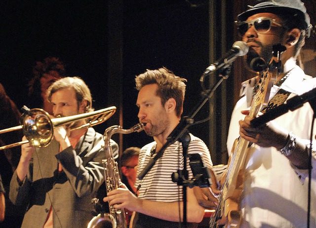 Jazzanova mit Snger Paul Randolph (rechts).   | Foto: Loisl Mink