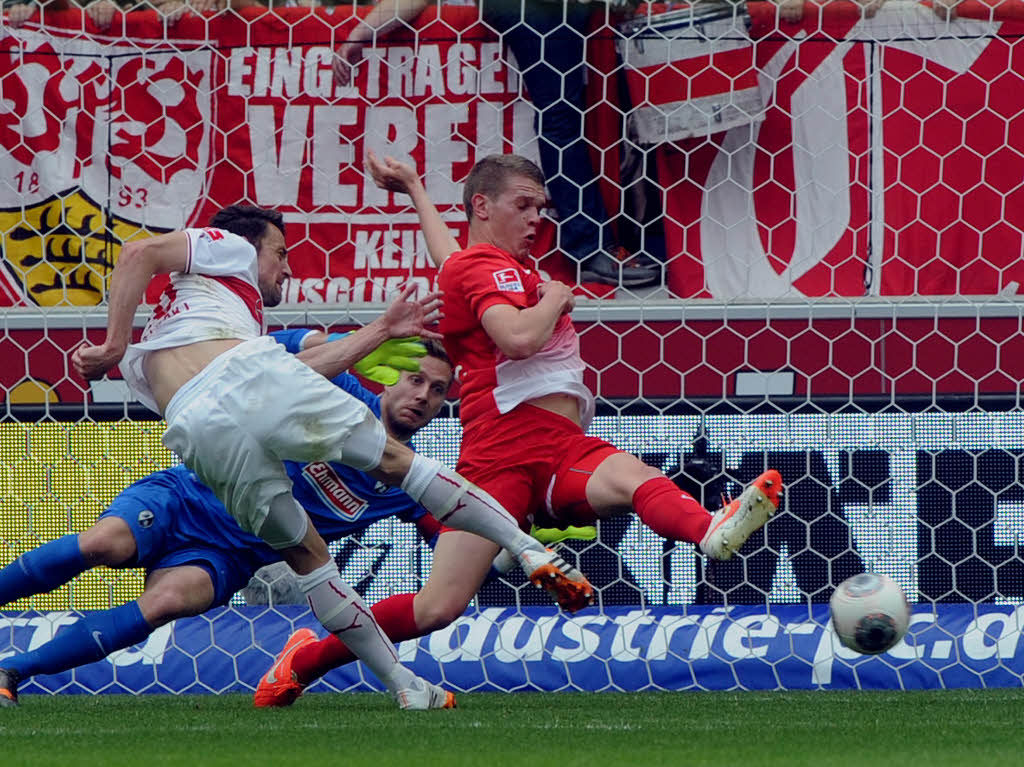 Der SC Freiburg hat sich von Stuttgart in der zweiten Halbzeit den Schneid abkaufen lassen. Nchste Woche geht es gegen Braunschweig.