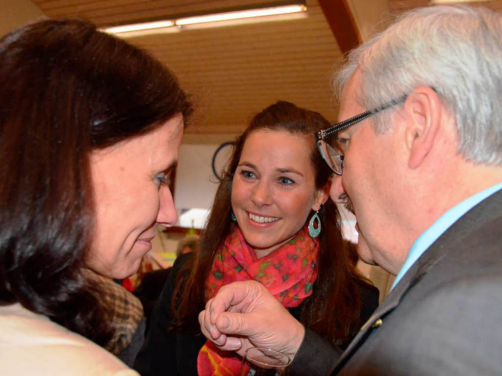 Steffi Bhler im Gesprch mit Brgermeister Kaiser und Bundestagsabgeordneten Rita Schwarzelhr-Sutter.