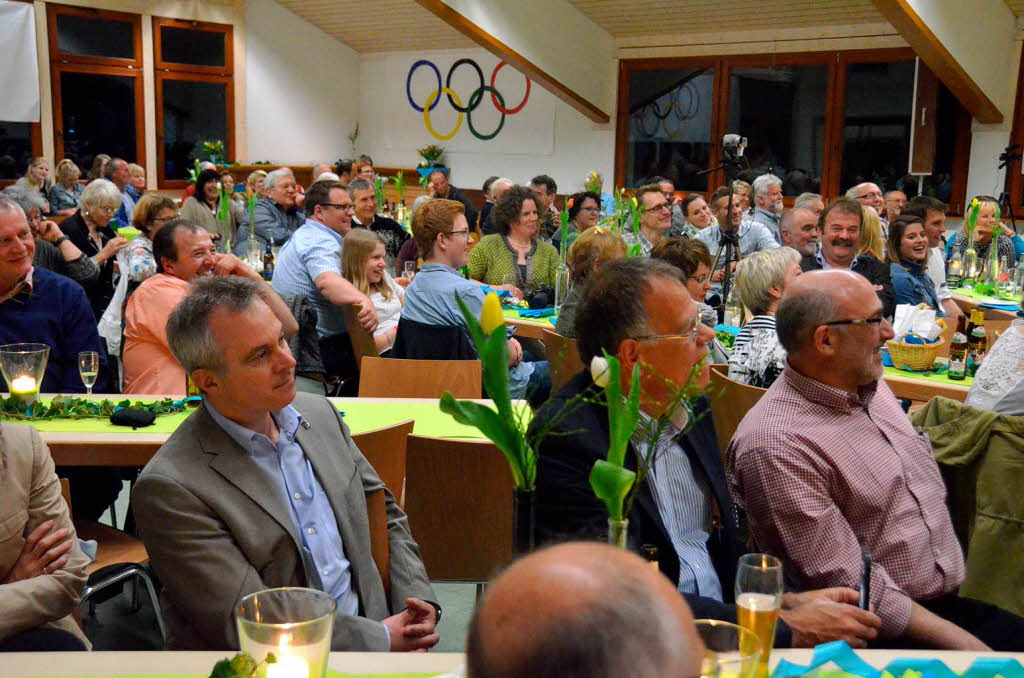 Voll war die Ibacher Gemeindehalle – viele Einheimische freuten sich mit Steffi Bhler.