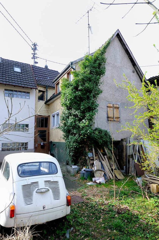 Dieses Gebude wird abgerissen. Hier e... eine weitere Holzhackschnitzelanlage.  | Foto: Siegfried Gollrad