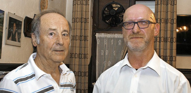 Gerhard Zimmer (links) wurde von Raimund Rogalla zum Ehrenmitglied ernannt.  | Foto: heidi fssel