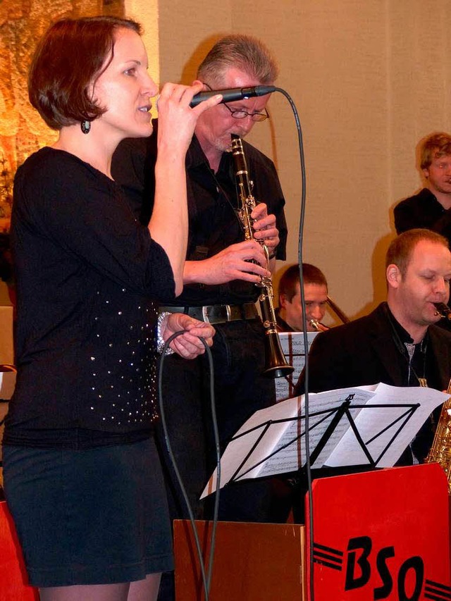 Sngerin Isa Morgenstern begleitete da...Orchestra bei der Musik zur Marktzeit.  | Foto: Ingrid Arndt