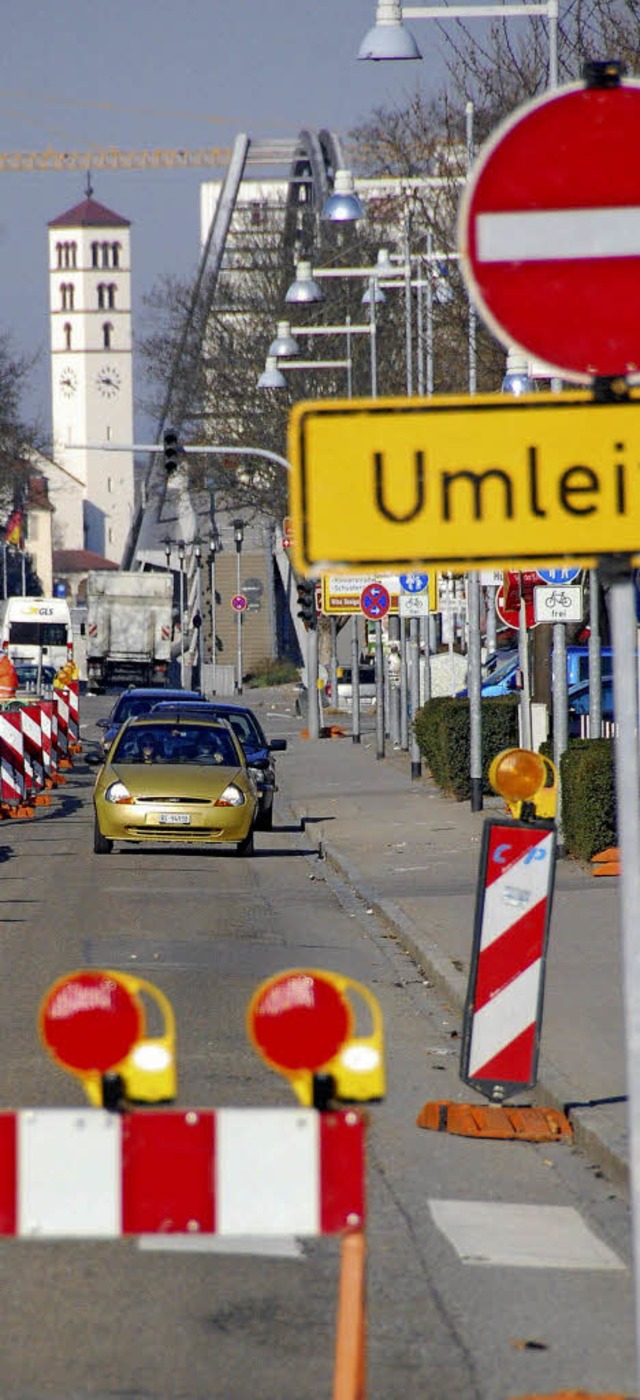 Solche Szenen sind  Vergangenheit, die... weil der Feinbelag aufgebracht wird.   | Foto: Lauber