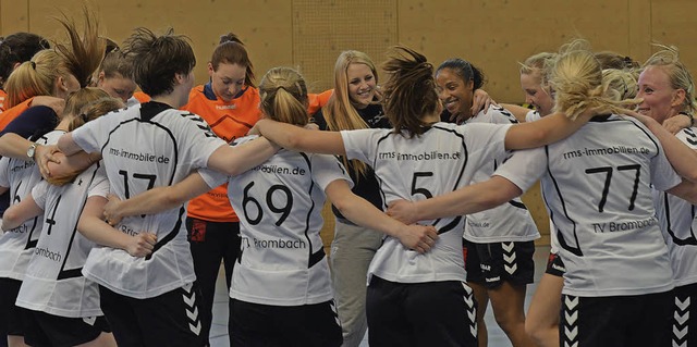 Riesenjubel herrschte bei den Frauen d...zeitigen Titelgewinn in eigener Halle.  | Foto: Schuster