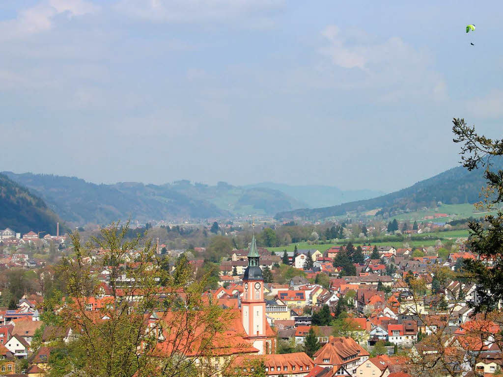 Ausblick auf Waldkirch bis weit ins Elztal.